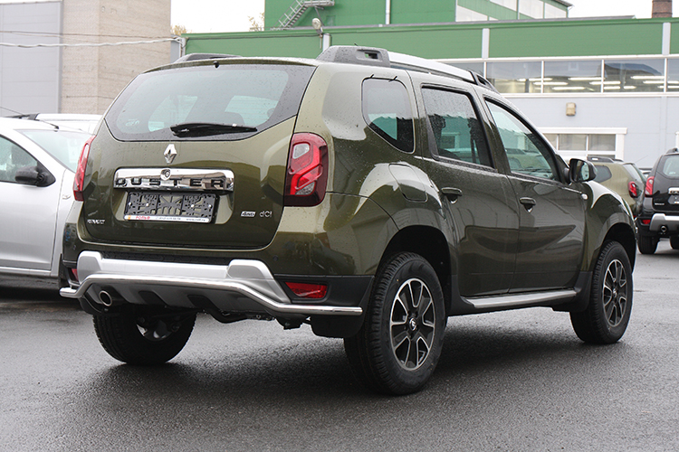 Защита заднего бампера рено дастер. Защита заднего бампера Renault Duster. Задний бампер Рено Дастер 2017. Защита бампера Дастер уголки.